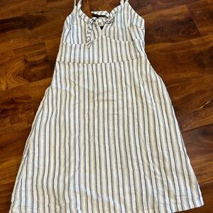 Hollister summer dress.. size XS.. EUC